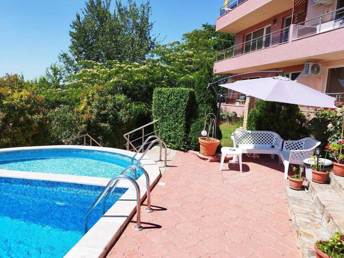 Apartamento Green, quiet&beautiful 1 Kavarna Exterior foto